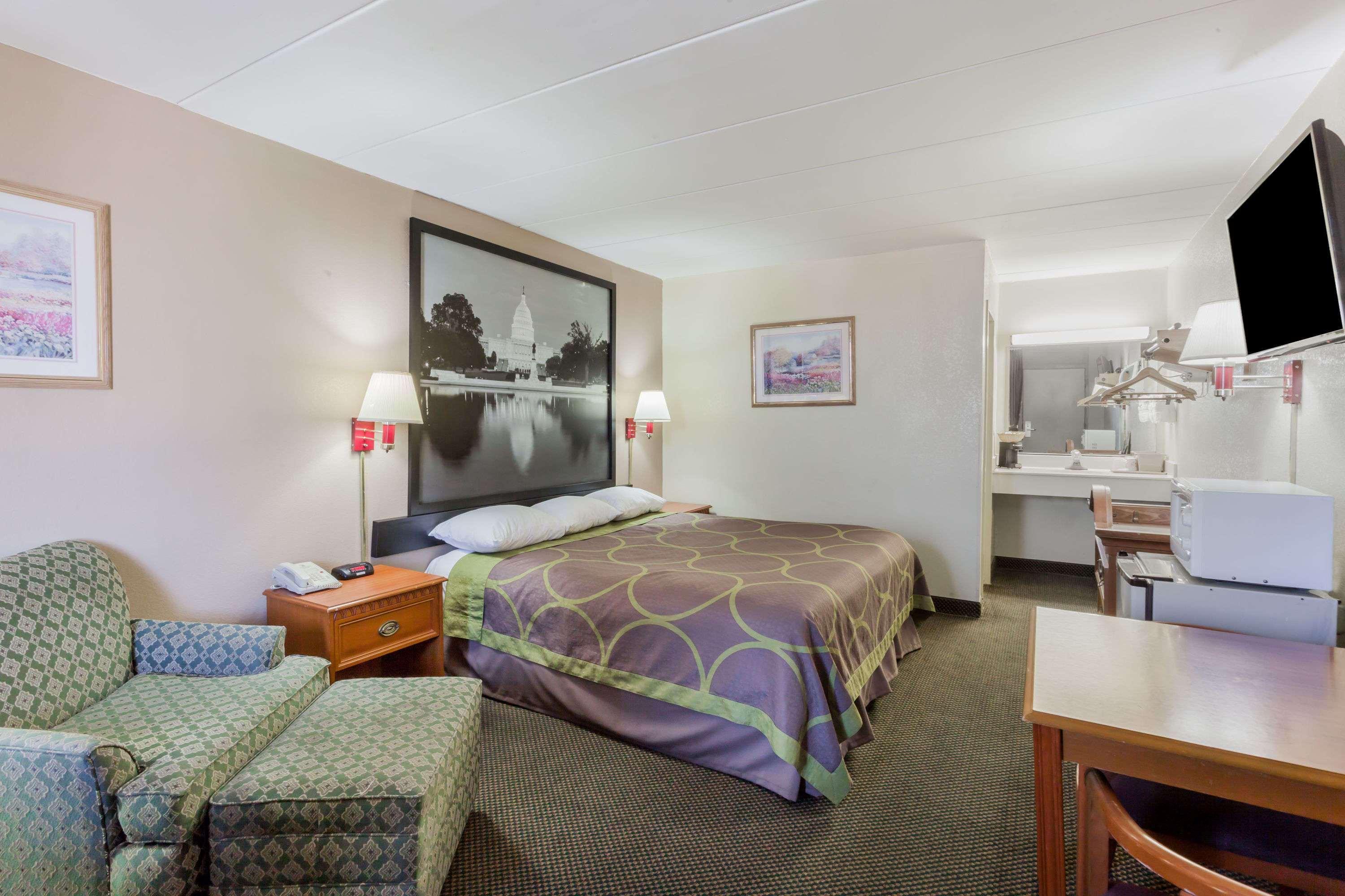 Super 8 By Wyndham Manassas Hotel Kültér fotó