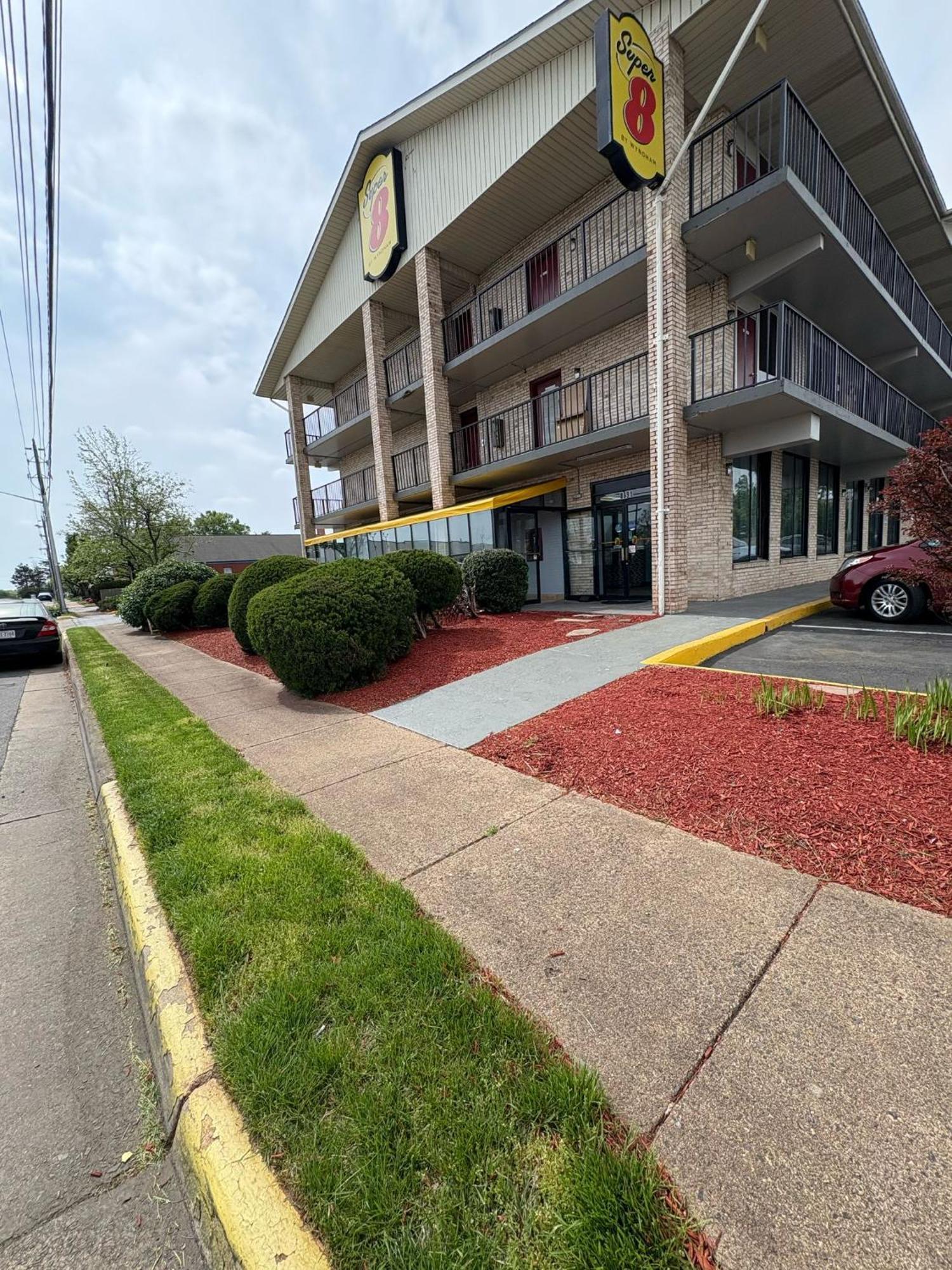 Super 8 By Wyndham Manassas Hotel Kültér fotó